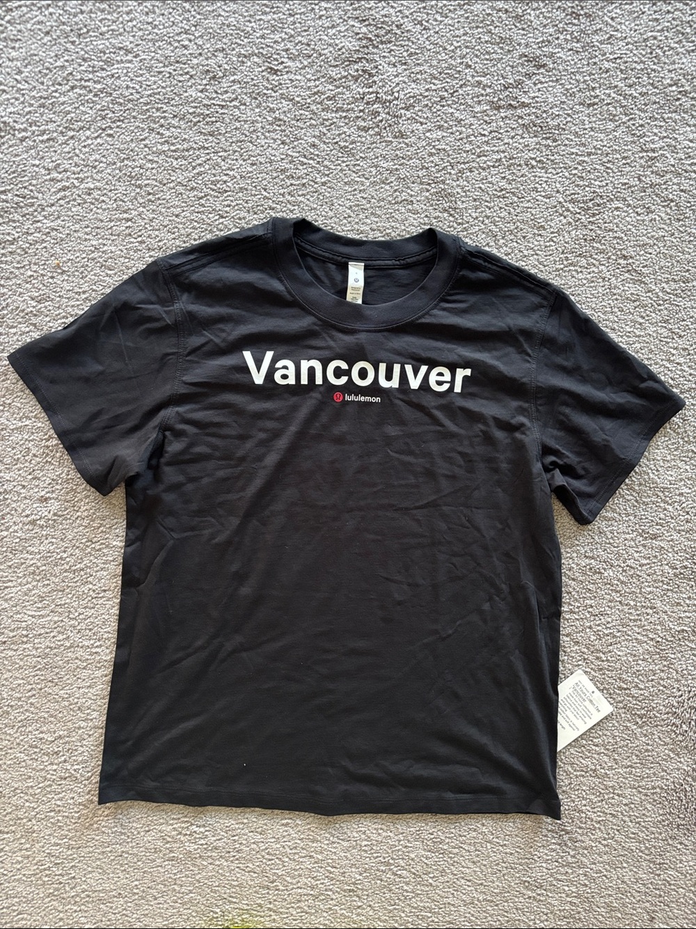 NWT！lululemon athletica Black "Vancouver" Short Sleeve Tee limitededition